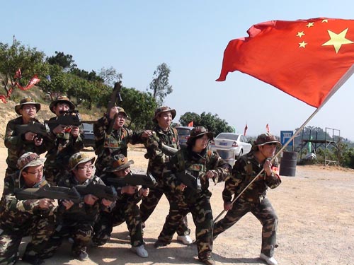 周末帶上M子一起來玩刺激的真人CS野戰(zhàn)吧！等你哦！